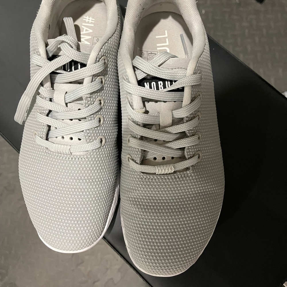 No Bull Trainers women’s 8.5